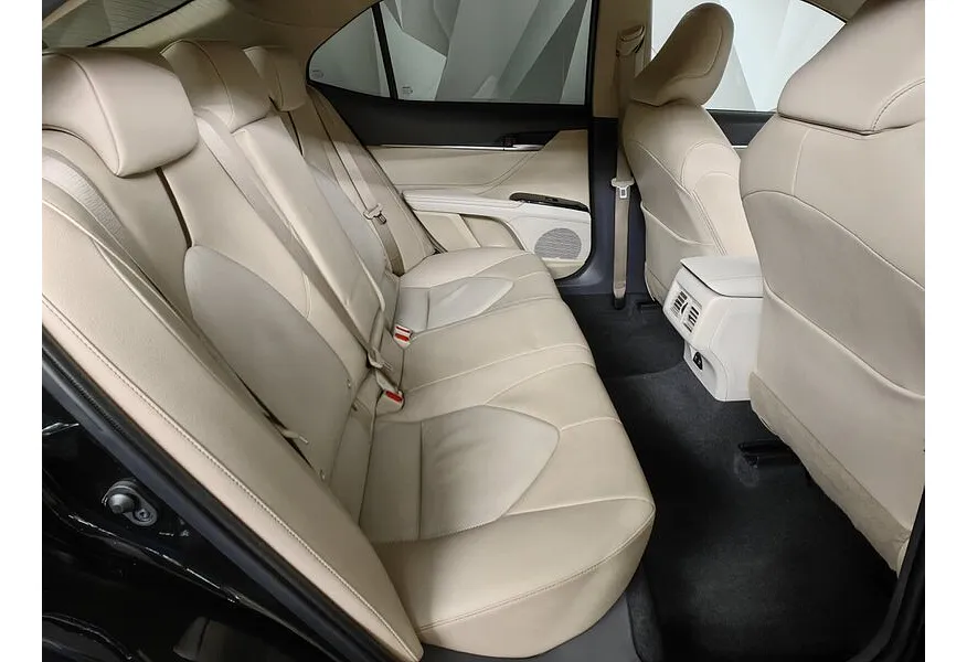 Toyota Camry 2.5 AT (181 л.с.) Черный в АВИЛОН. Слайд №16