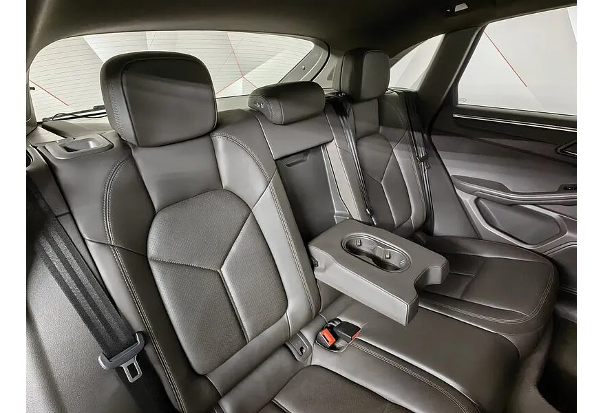 Porsche Macan 2.0 TFSI AMT 4WD (265 л.с.) R4 Голубой в АВИЛОН. Слайд №17