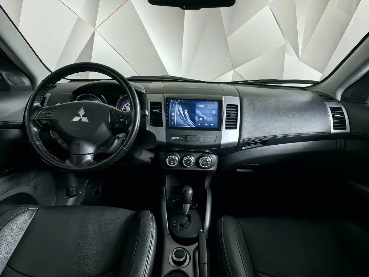 Mitsubishi Outlander 2.4 CVT 4WD (170 л.с.) Серый в АВИЛОН. Слайд №14