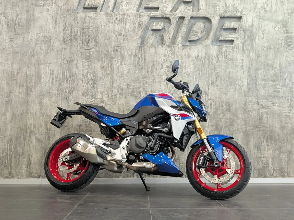 BMW Motorrad F 900 R F 900 R 895 см³ 895 Синий в АВИЛОН. Слайд №2