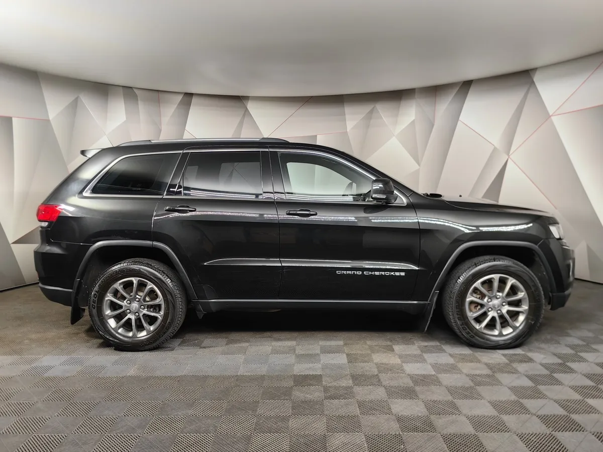 Jeep Grand Cherokee 3.0 TD AT (241 л.с.) Черный в АВИЛОН. Слайд №6