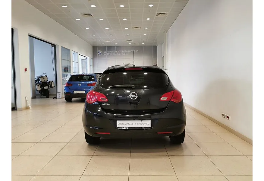 Opel Astra 1.6 MT (115 л.с.) Черный в АВИЛОН. Слайд №8