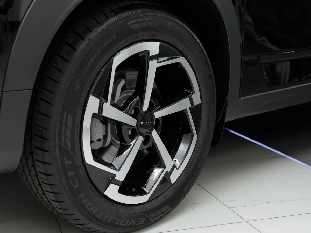 JAECOO J7 1.6T DCT FWD (150 л.с.) Актив Черный в АВИЛОН. Слайд №14
