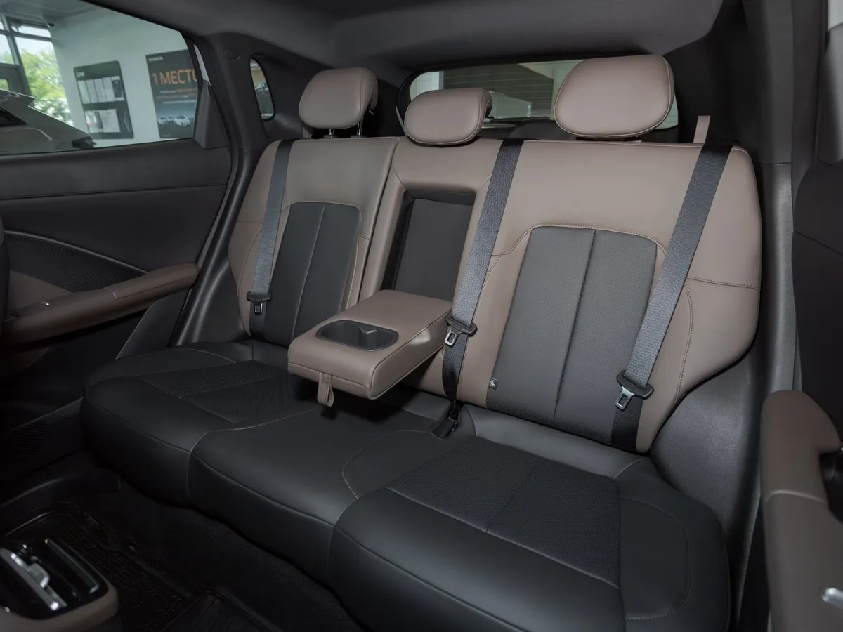 Changan UNI-S 1.5T 7DCT 4WD (181 л.с.) Техно Серый в АВИЛОН. Слайд №10