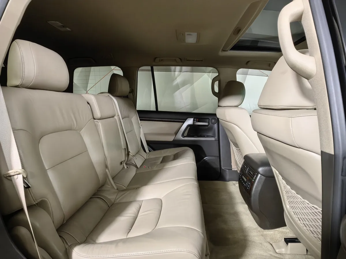 Toyota Land Cruiser 4.5 Twin-Turbo D AT 4WD (5 мест) (235 л.с.) Престиж Черный в АВИЛОН. Слайд №16