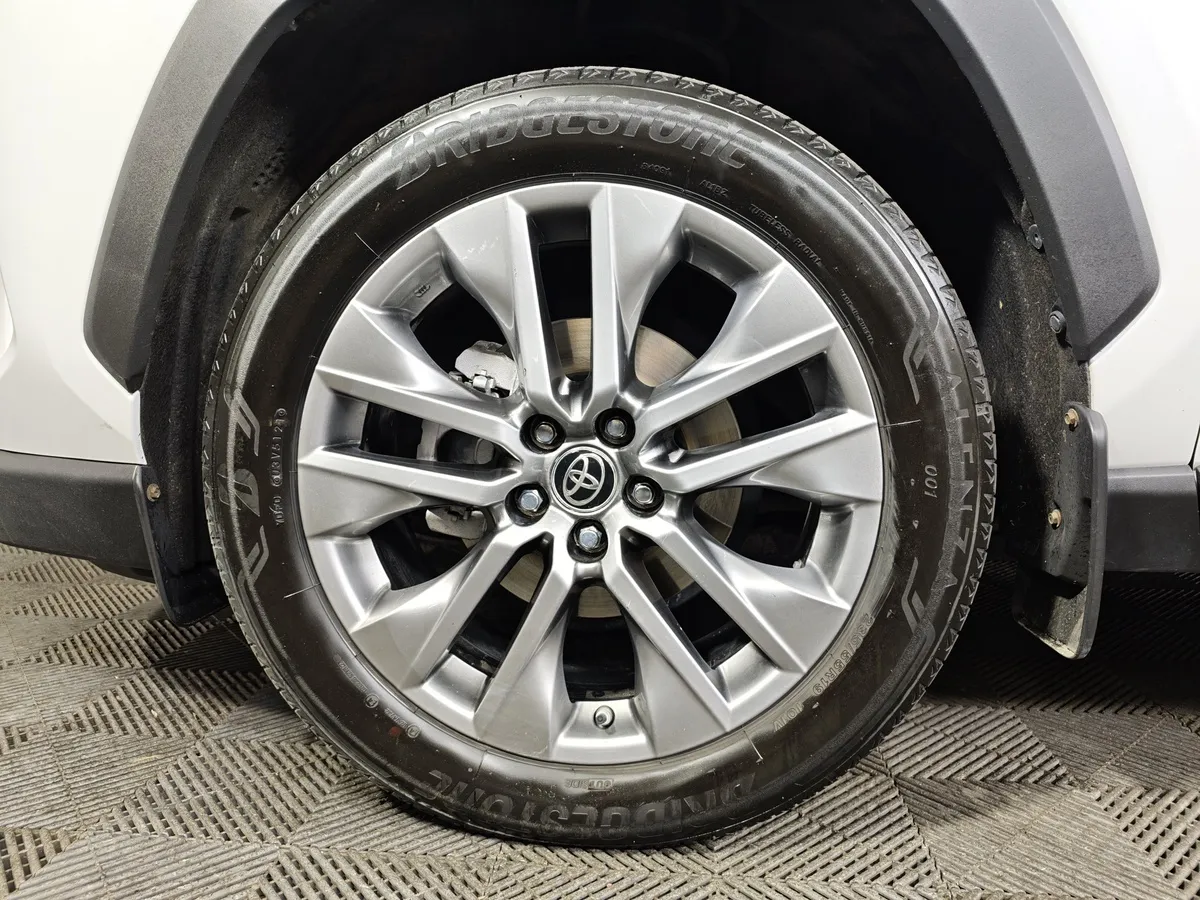 Toyota RAV4 2.0i CVT AWD (149 л.с.) Белый в АВИЛОН. Слайд №9