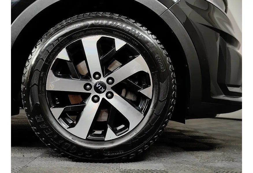 Kia Sorento 2.2 CRDi 4WD DCT (199 л.с.) Prestige Черный в АВИЛОН. Слайд №9