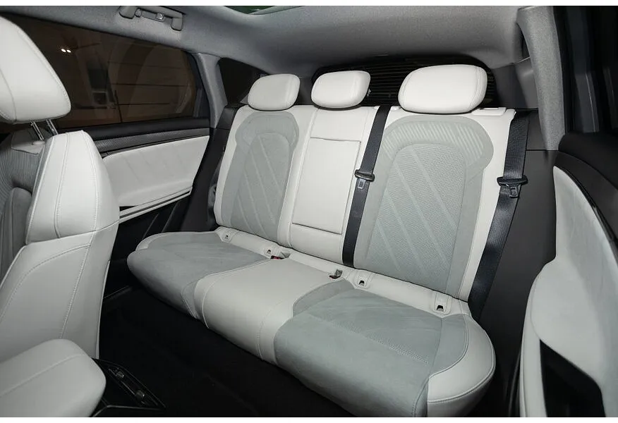 Voyah Free EVR 1.5 AT AWD (510 л.с.) Sport + Красный в АВИЛОН. Слайд №12