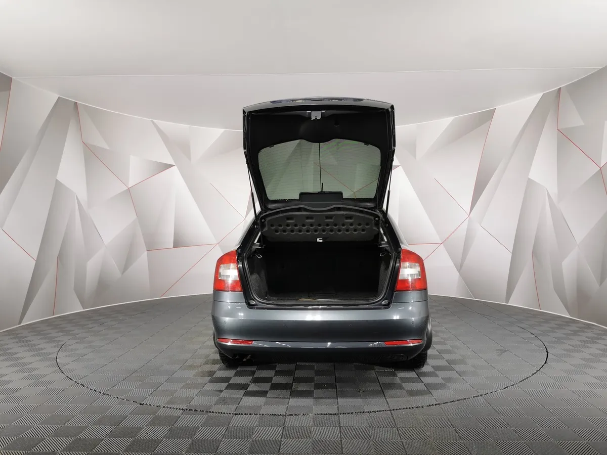 Skoda Octavia 1.8 TSI AT (152 л.с.) Серый в АВИЛОН. Слайд №12