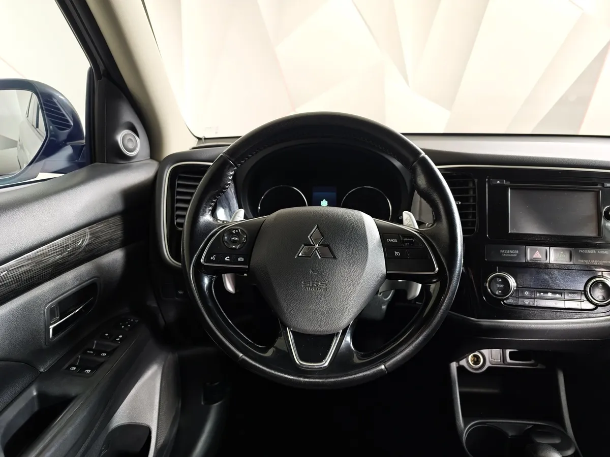 Mitsubishi Outlander 2.4 MIVEC CVT 4WD (167 л.с.) Instyle Белый в АВИЛОН. Слайд №20