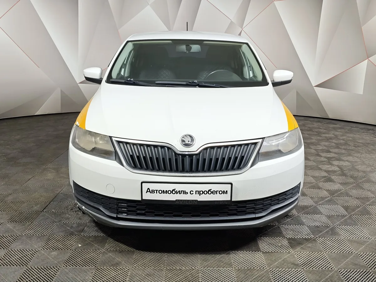Skoda Rapid 1.6 AT (110 л.с.) Белый в АВИЛОН. Слайд №7