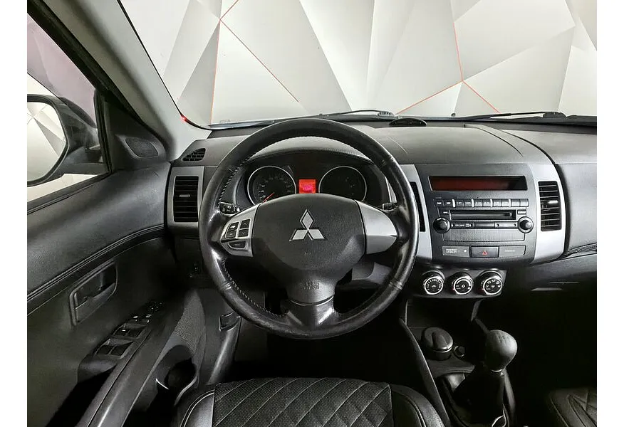 АВИЛОН - Mitsubishi Outlander 2.0 MT 2WD (147 л.с.) Серебристый - slide 11