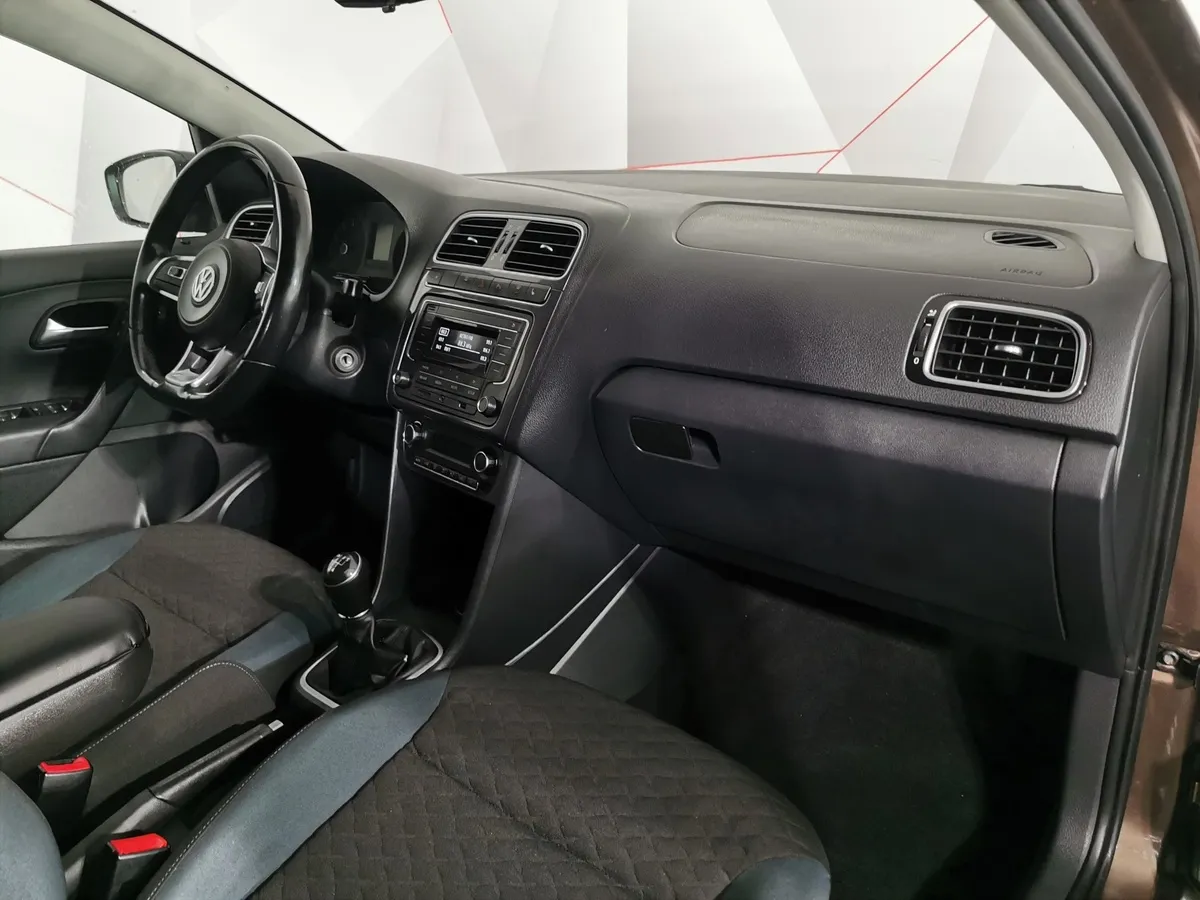 Volkswagen Polo 1.6 Tiptronic (105 л.с.) Comfortline Коричневый в АВИЛОН. Слайд №12
