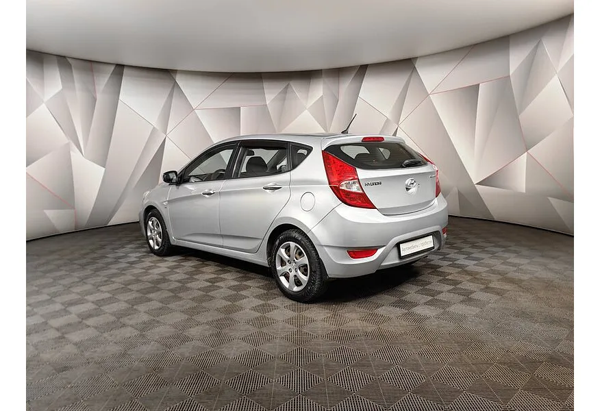 Hyundai Solaris 1.6 AT (123 л.с.) Active Серебристый в АВИЛОН. Слайд №4