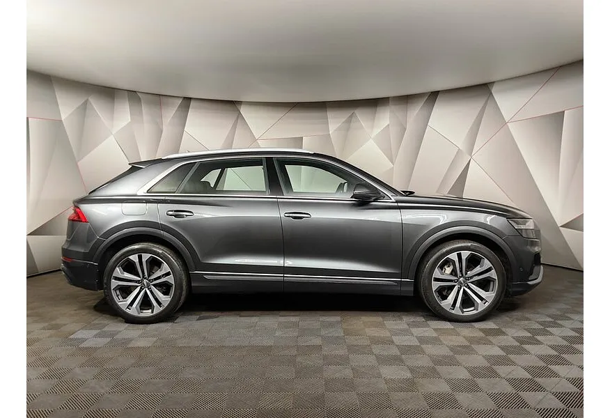 Audi Q8 45 TDI Tiptronic quattro (249 л.с.) Серый в АВИЛОН. Слайд №4