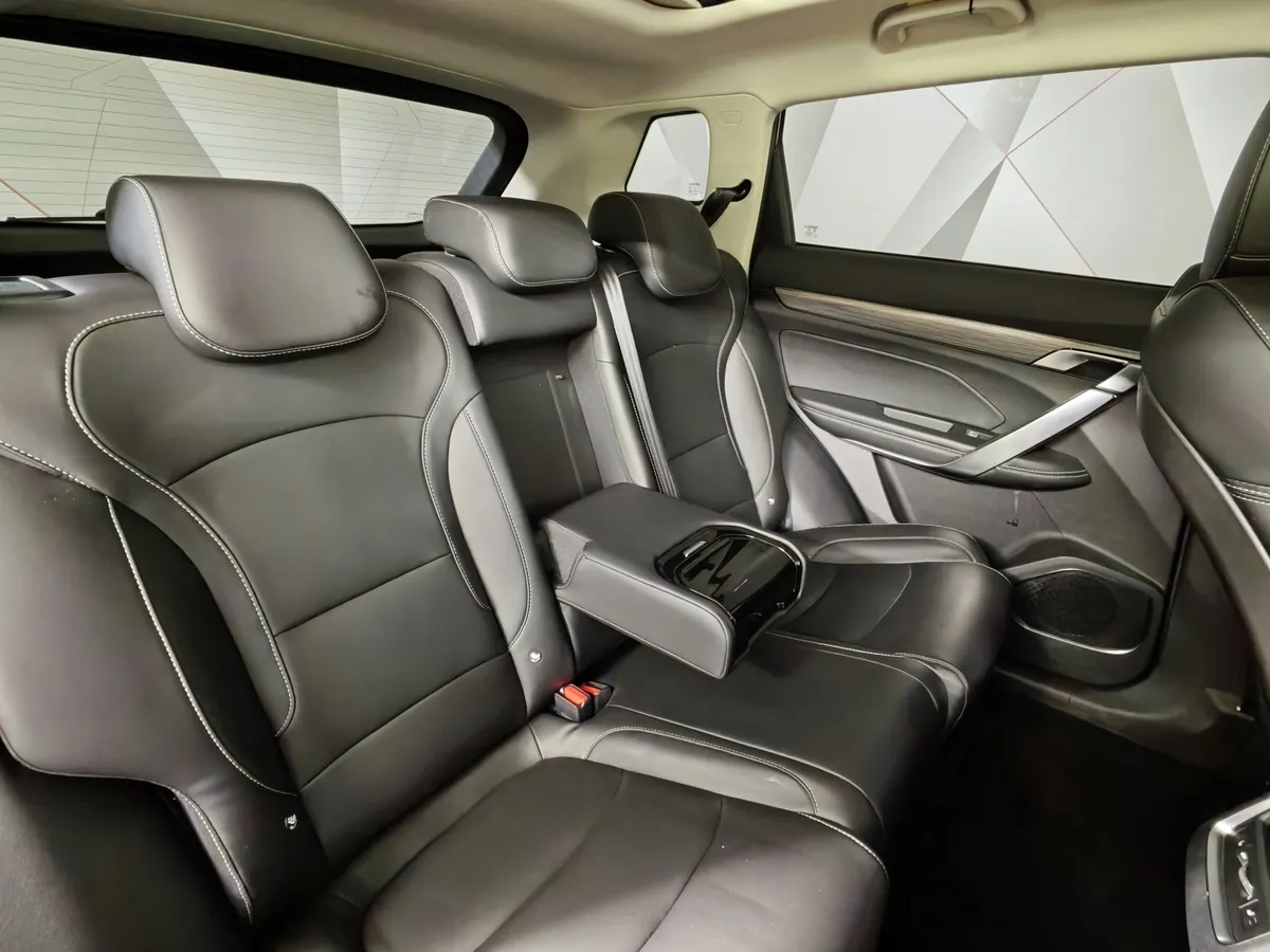 Geely Atlas Pro 1.5T 7DCT AWD (177 л.с.) Flagship+ Красный в АВИЛОН. Слайд №16