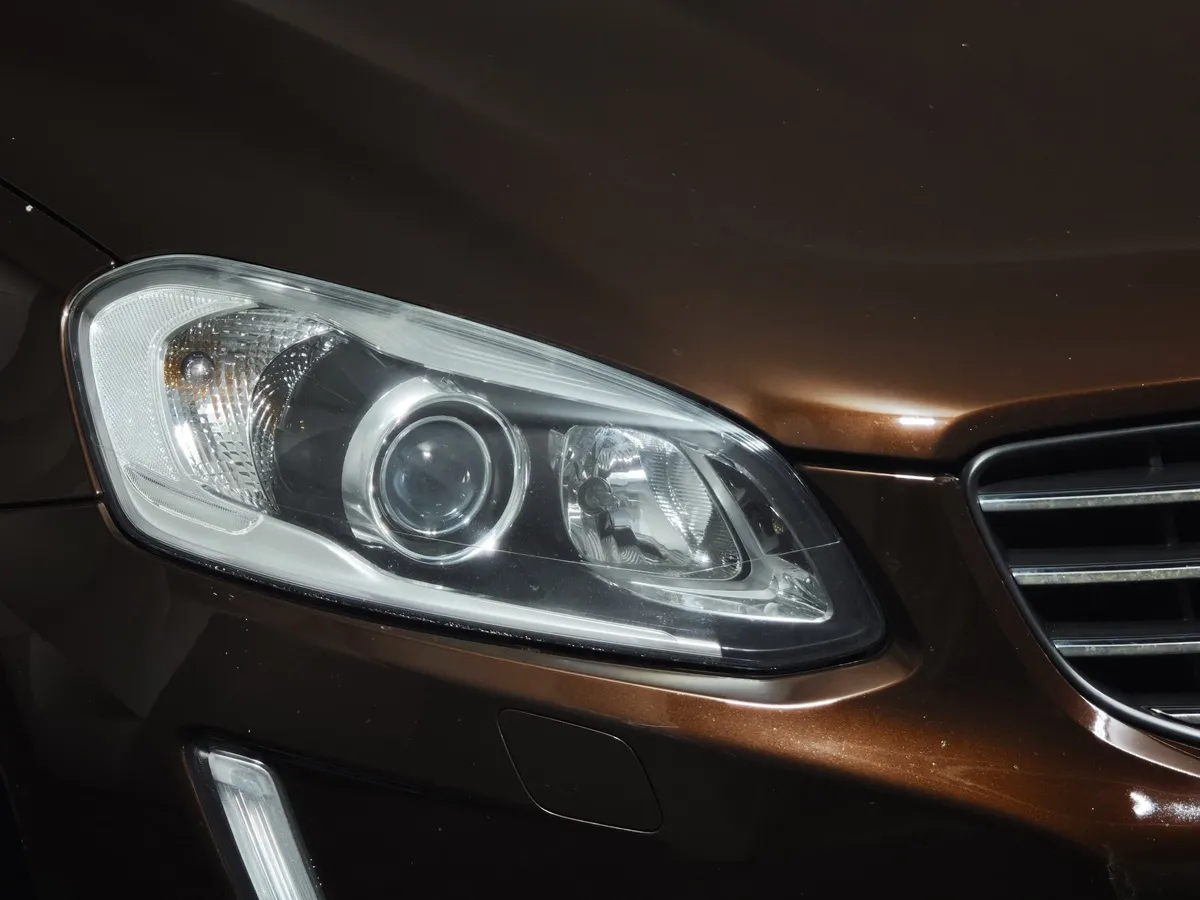 Volvo XC60 2.4 D4 Geartronic AWD (181 л.с.) Красный в АВИЛОН. Слайд №10