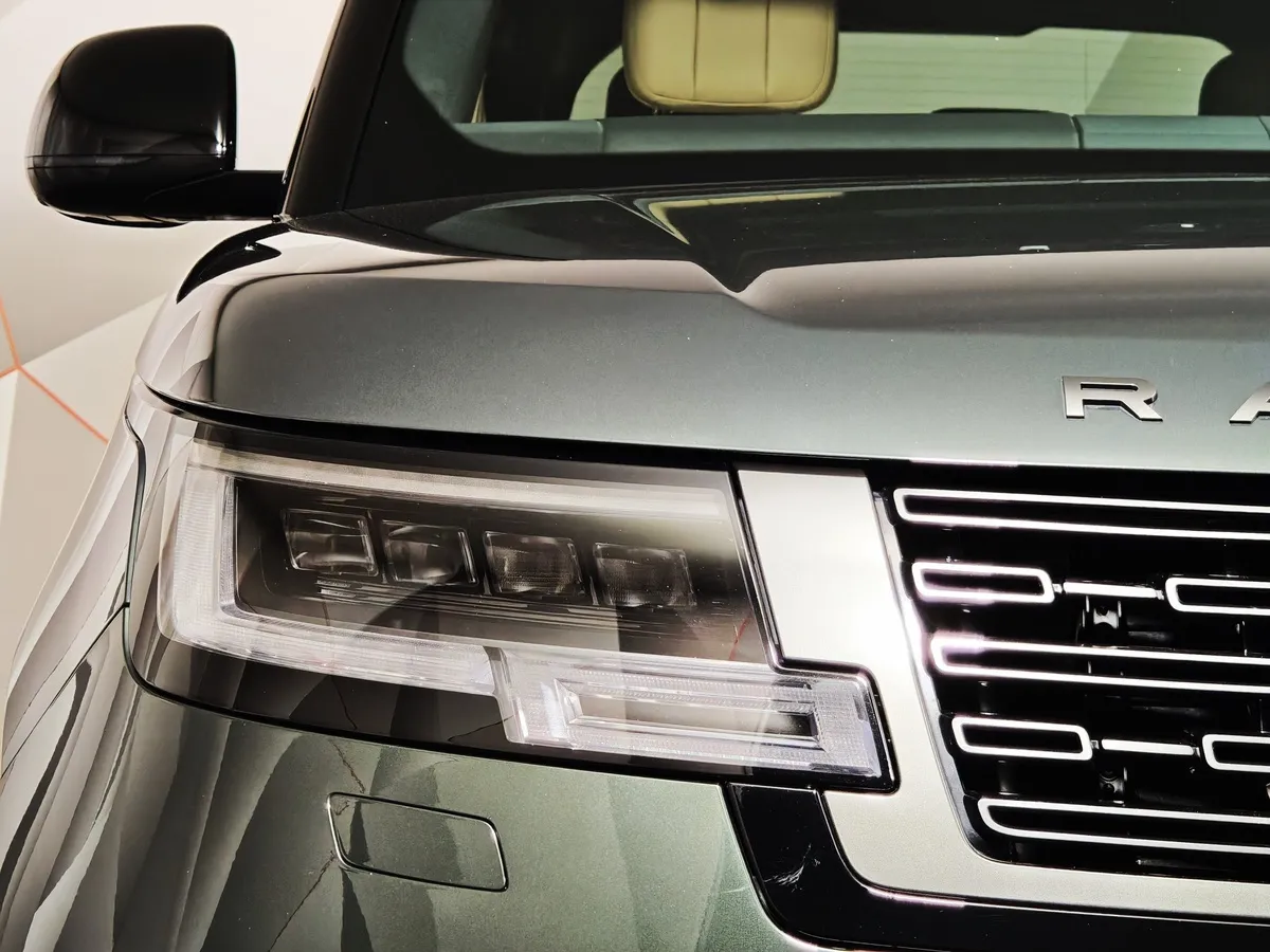 Land Rover Range Rover 3.0D AT AWD (300 л.с.) SE Зеленый в АВИЛОН. Слайд №10