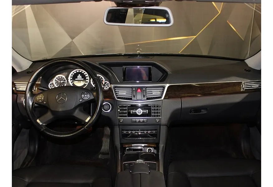 Mercedes-Benz E-Класс E 200 T BlueEfficiency 7G-Tronic Plus (184 л.с.) Черный в АВИЛОН. Слайд №7