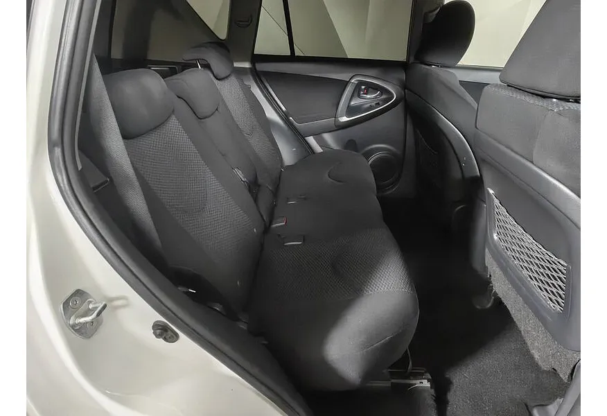 Toyota RAV4 2.0 CVT (148 л.с.) Стандарт Белый в АВИЛОН. Слайд №14