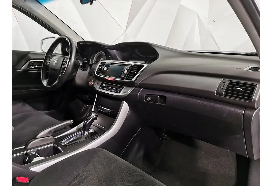 Honda Accord 2.4 AT (180 л.с.) Белый в АВИЛОН. Слайд №13