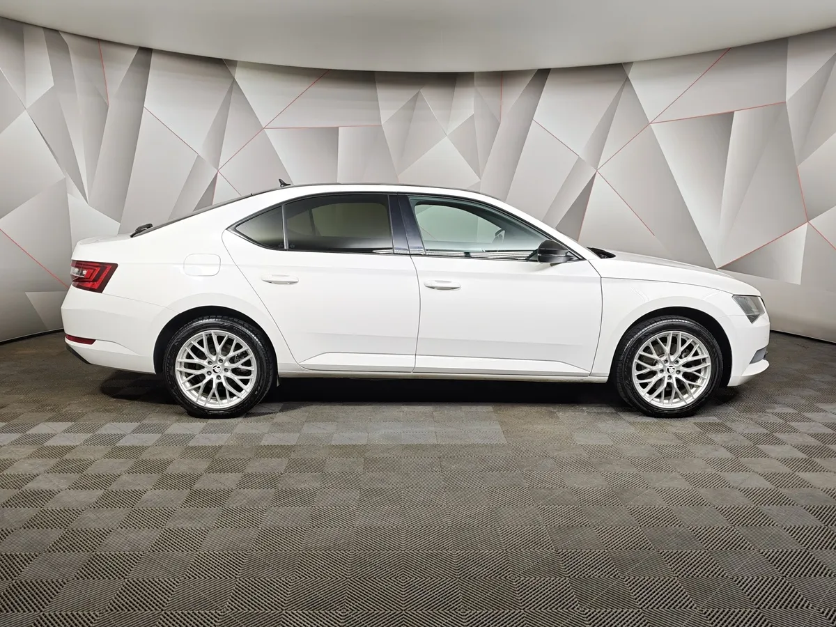 Skoda Superb 1.8 TSI DSG (180 л.с.) Белый в АВИЛОН. Слайд №6