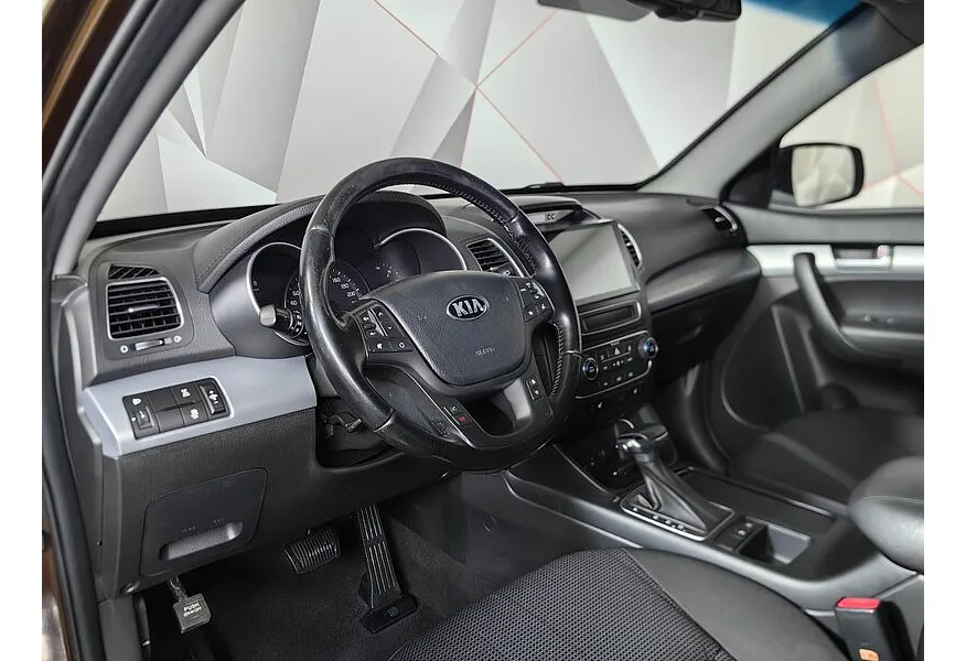 Kia Sorento 2.4 AT 4WD (175 л.с.) Comfort Коричневый в АВИЛОН. Слайд №19