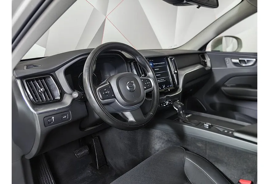 Volvo XC60 2.0 D4 AT AWD (190 л.с.) Momentum Бежевый в АВИЛОН. Слайд №9