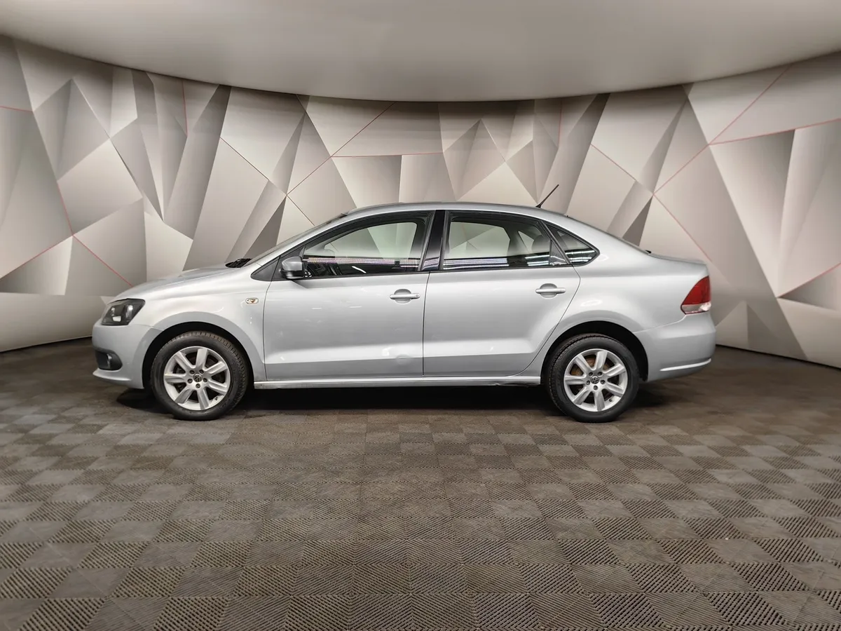 Volkswagen Polo 1.6 MPI AT (110 л.с.) Highline Серебристый в АВИЛОН. Слайд №5