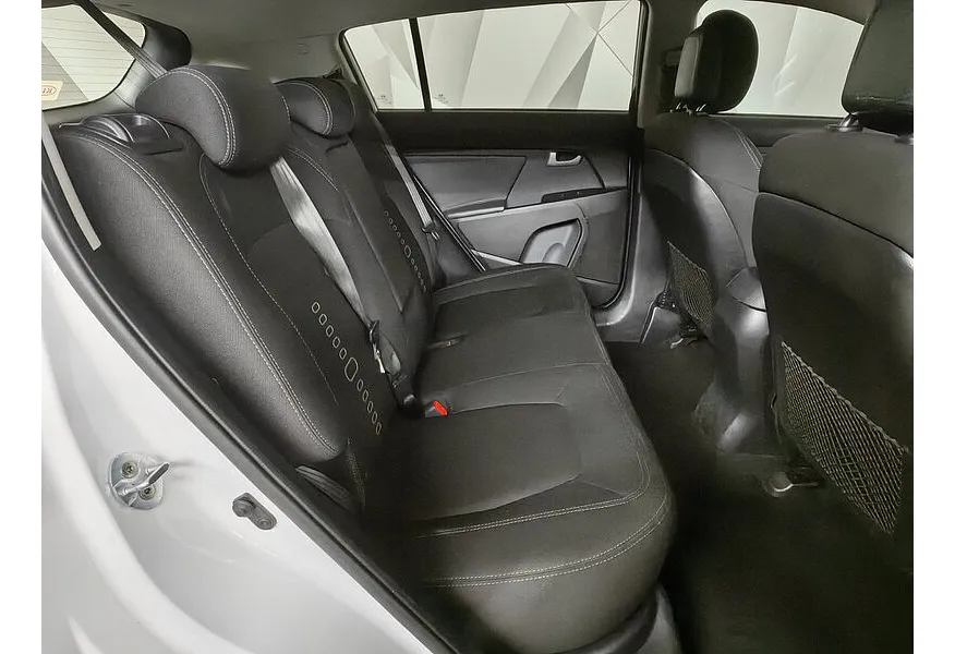 АВИЛОН - Kia Sportage 2.0 AT (150 л.с.) Белый - slide 9