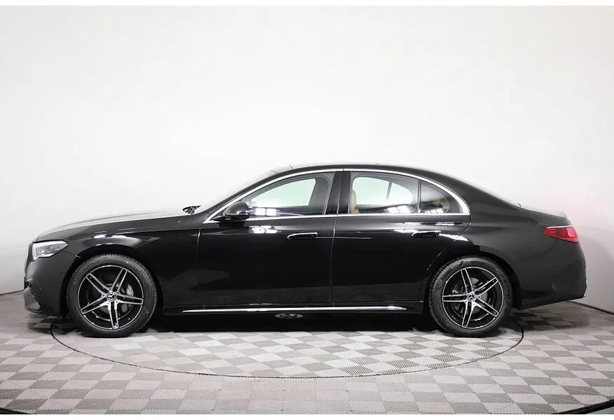 АВИЛОН - Mercedes-Benz E-Класс E 300 4MATIC (258 л.с.) Черный - slide 1