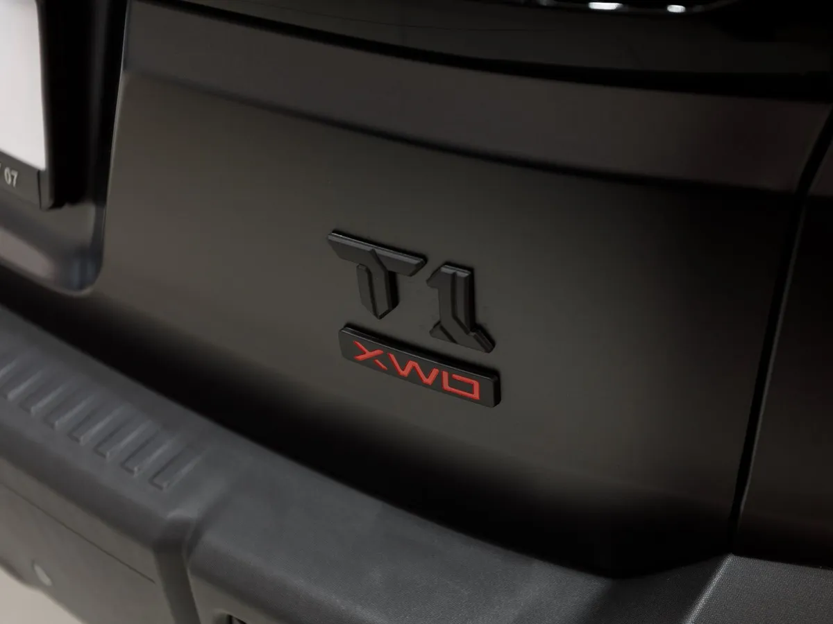 JETOUR T1 2.0T AT 4WD (245 л.с.) Лимитированная серия Черный в АВИЛОН. Слайд №16