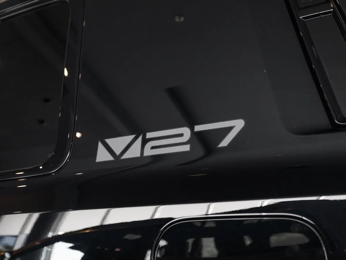 ESTEO V27 1.5h REEV AT 4WD (456 л.с.) Премиум Черный в АВИЛОН. Слайд №15
