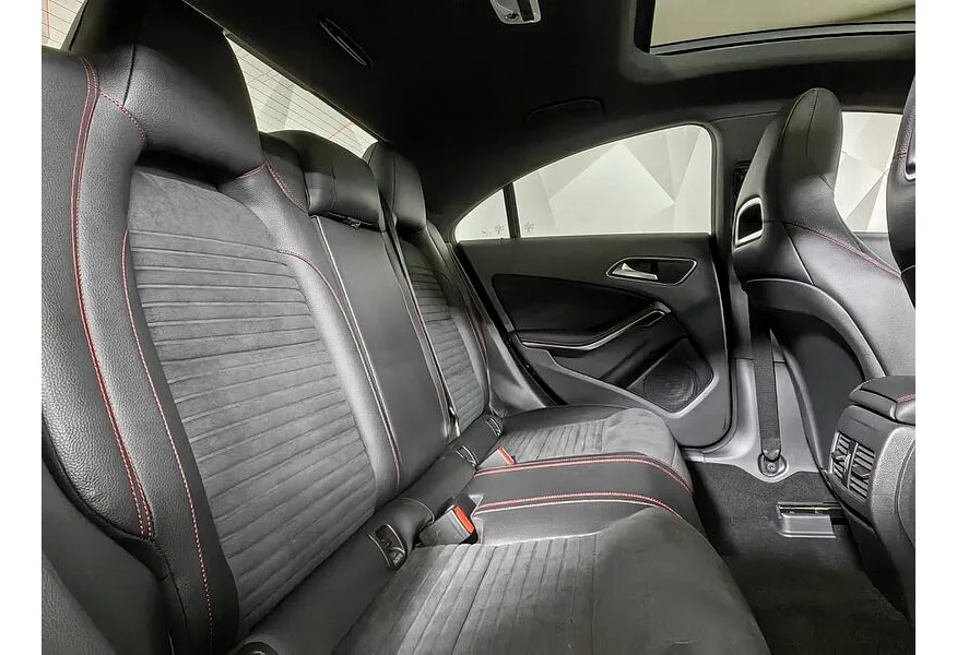 Mercedes-Benz CLA 200 7G-DCT (156 л.с.) Черный в АВИЛОН. Слайд №16 Mercedes-Benz CLA 200 7G-DCT (156 л.с.) Черный в АВИЛОН. Слайд №16