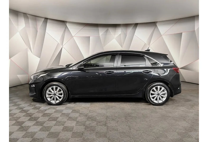 Kia Ceed 1.6 MPI AT (128 л.с.) Prestige Черный в АВИЛОН. Слайд №5