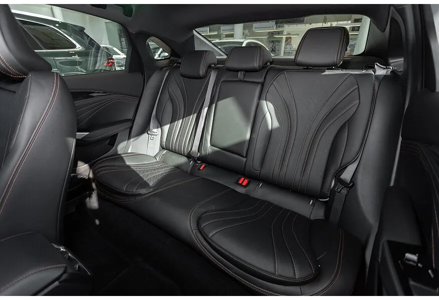 Geely Preface 2.0T 7DCT FWD (150 л.с.) Флагман Белый в АВИЛОН. Слайд №9