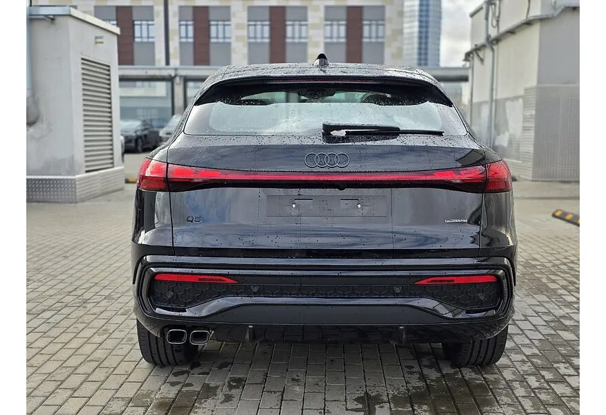 Audi Q5 Sportback 2.0 TFSI S tronic quattro (272 л.с.) Черный в АВИЛОН. Слайд №5 Audi Q5 Sportback 2.0 TFSI S tronic quattro (272 л.с.) Черный в АВИЛОН. Слайд №5