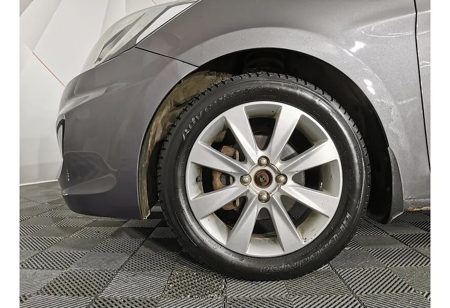 Hyundai Solaris 1.6 AT (123 л.с.) Family Серый в АВИЛОН. Слайд №9