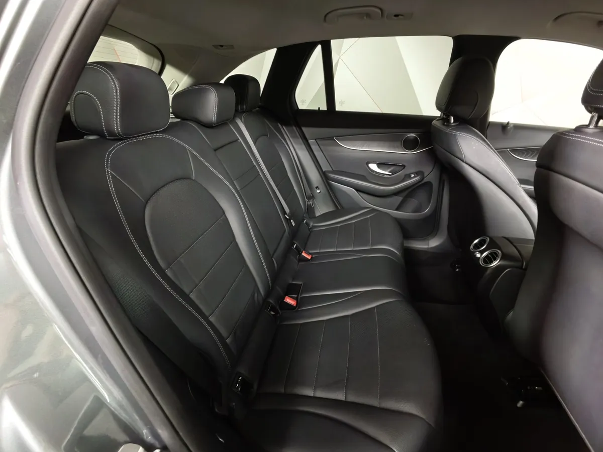 Mercedes-Benz GLC 250 9G-TRONIC 4MATIC (211 л.с.) Особая серия Серый в АВИЛОН. Слайд №16