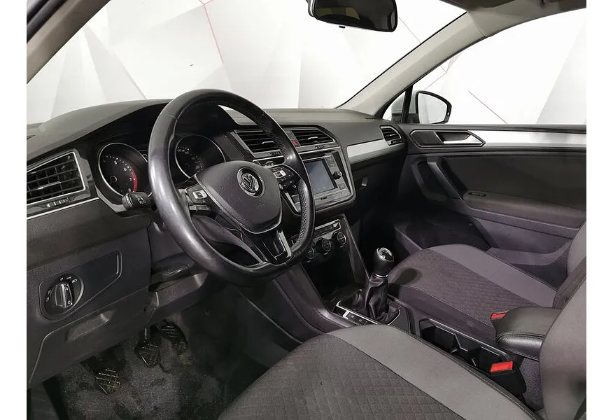 Volkswagen Tiguan 1.4 TSI BlueMotion MT (125 л.с.) Comfortline Белый в АВИЛОН. Слайд №19