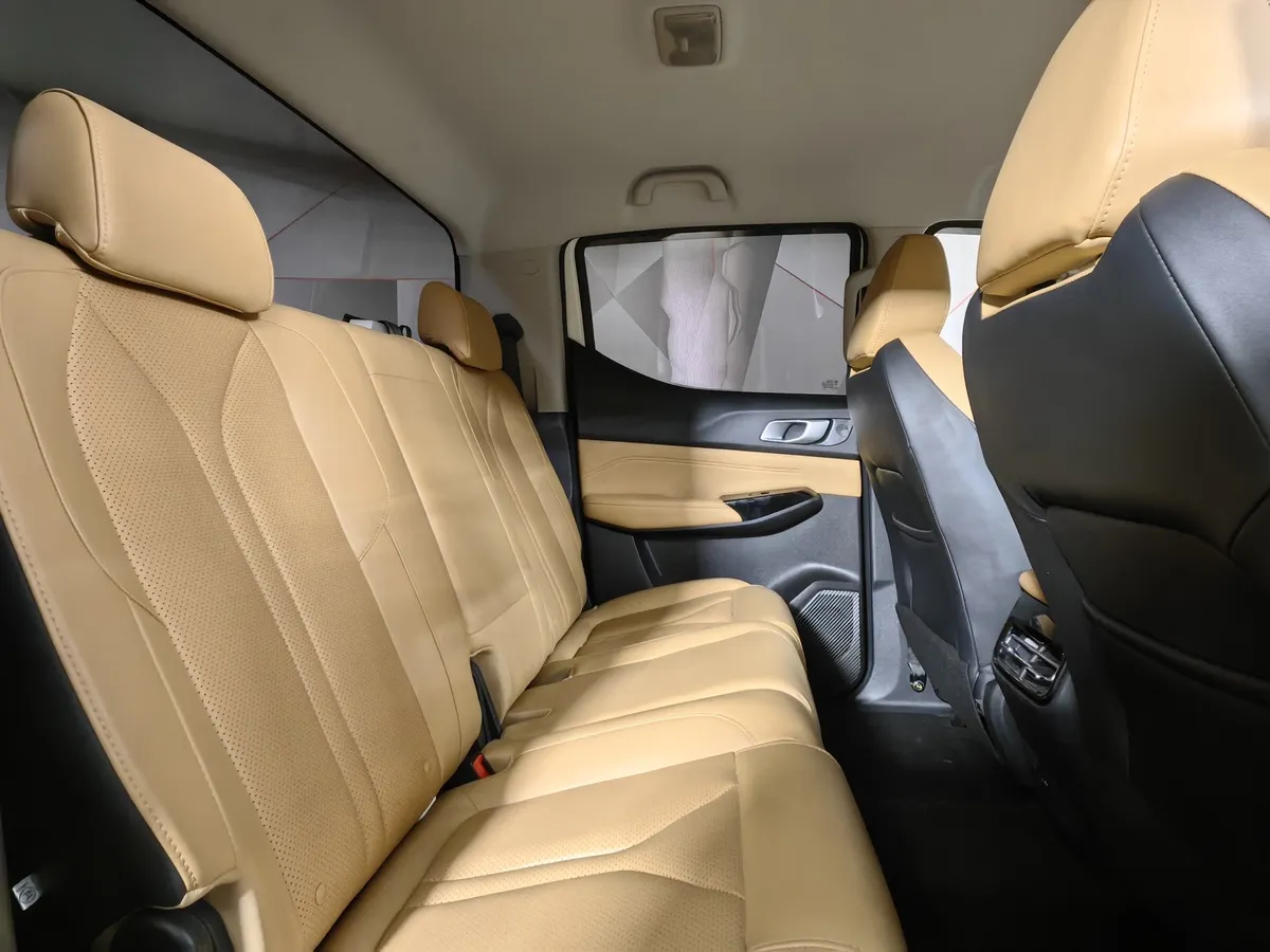 Changan HUNTER PLUS 2.0 AT 4WD (226 л.с.) Luxe Белый в АВИЛОН. Слайд №15