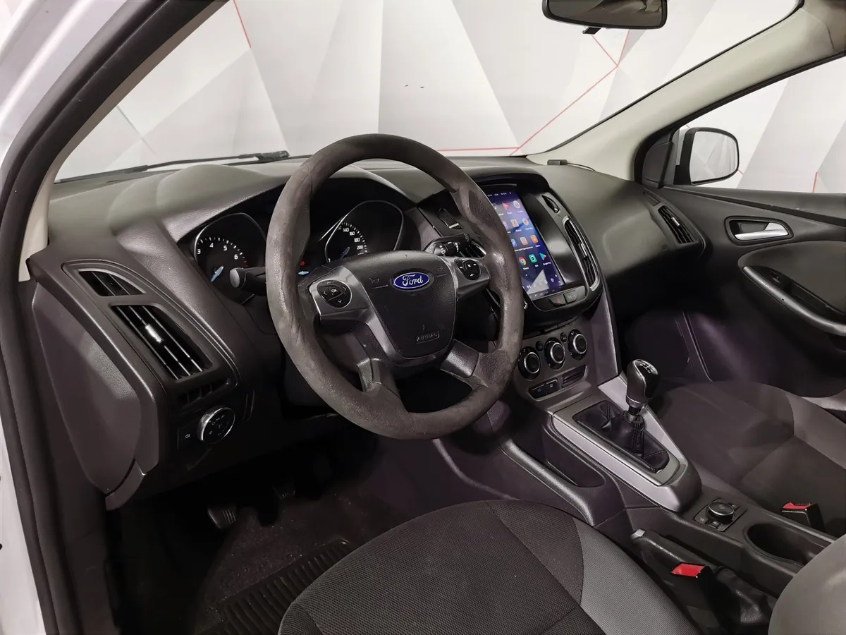 Ford Focus 1.6 MT (105 л.с.) Trend Белый в АВИЛОН. Слайд №18
