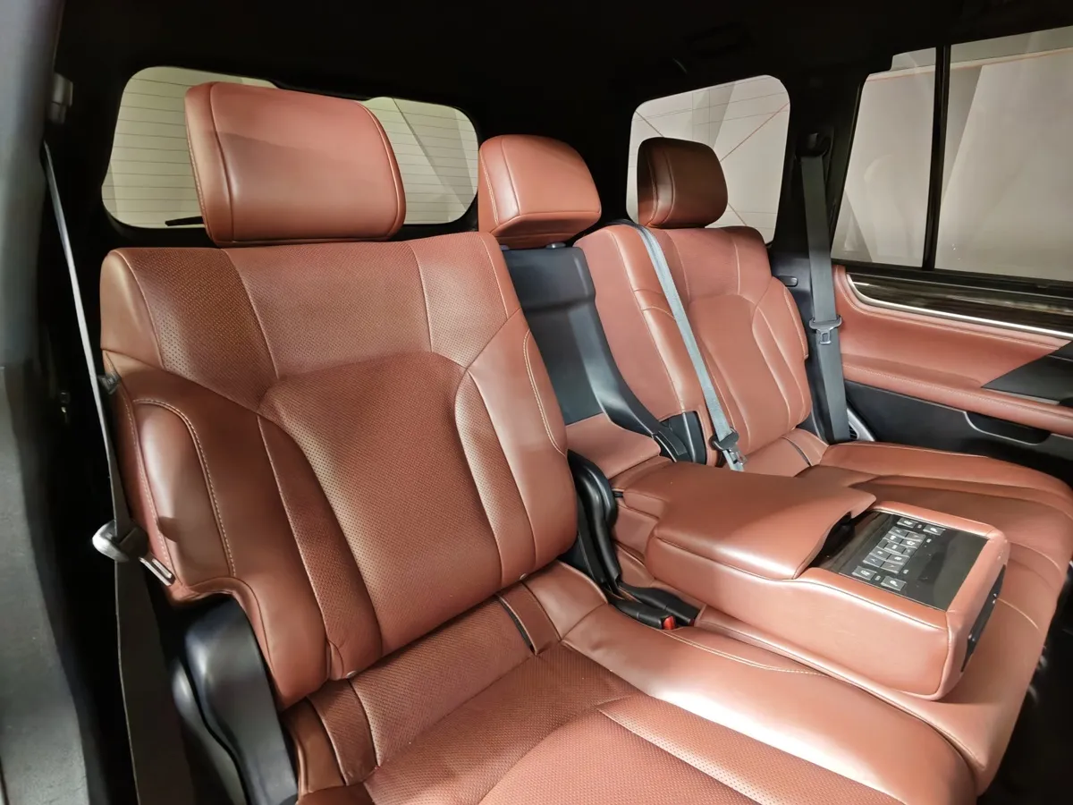 Lexus LX 570 AT (367 л.с.) Черный в АВИЛОН. Слайд №17