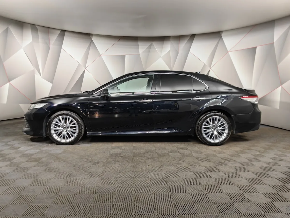 Toyota Camry 3.5 AT (249 л.с.) Черный в АВИЛОН. Слайд №5