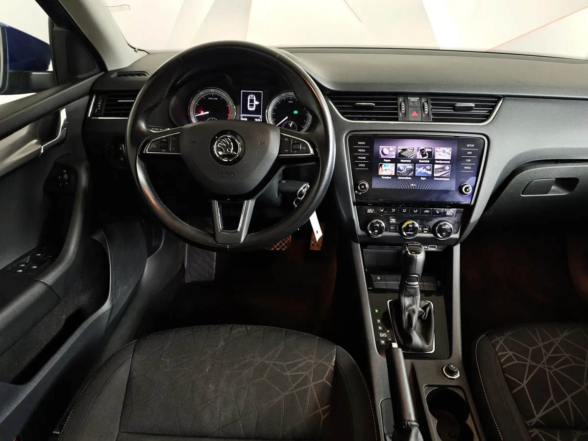 Skoda Octavia 1.6 MPI AT (110 л.с.) Синий в АВИЛОН. Слайд №19