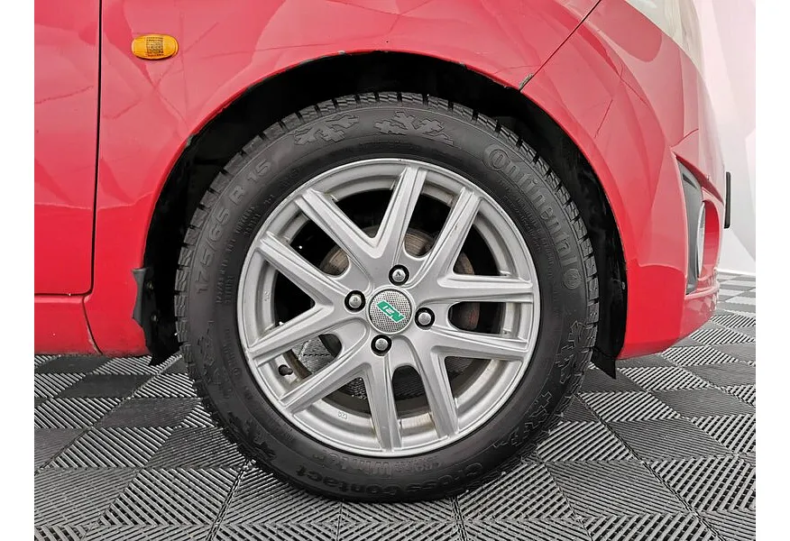 Chevrolet Spark 1.0 AT (68 л.с.) LS Красный в АВИЛОН. Слайд №9 Chevrolet Spark 1.0 AT (68 л.с.) LS Красный в АВИЛОН. Слайд №9