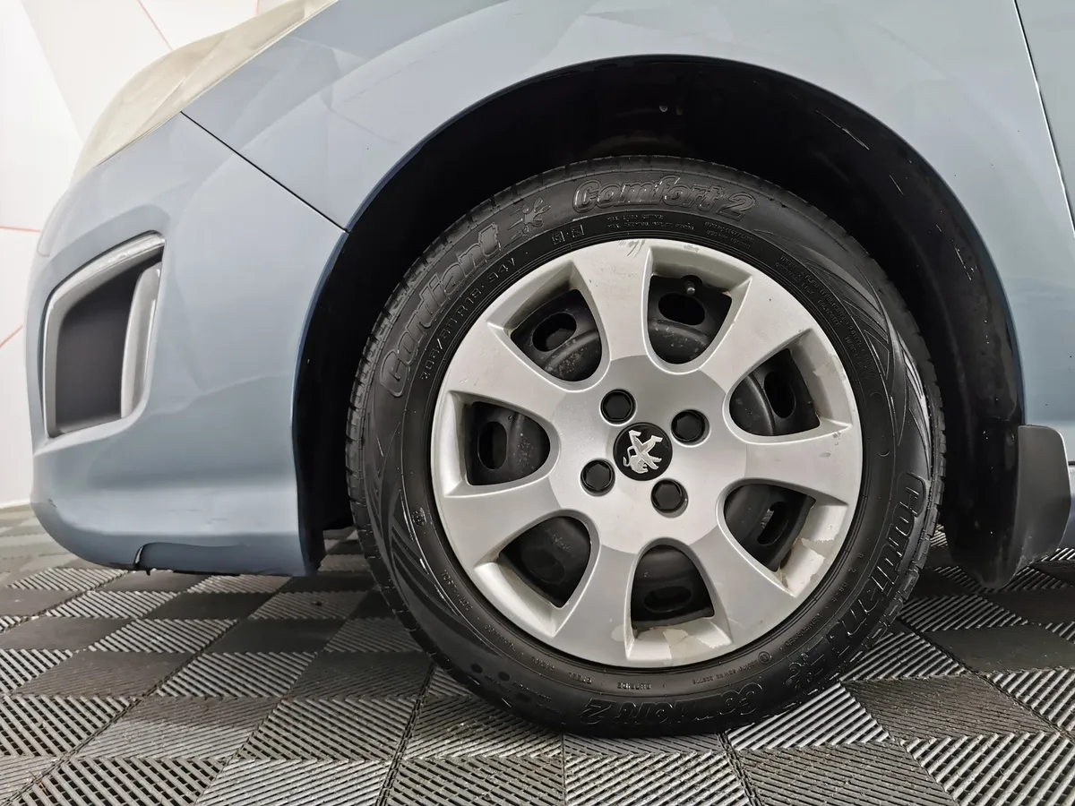 Peugeot 308 1.6 AT (120 л.с.) Голубой в АВИЛОН. Слайд №9