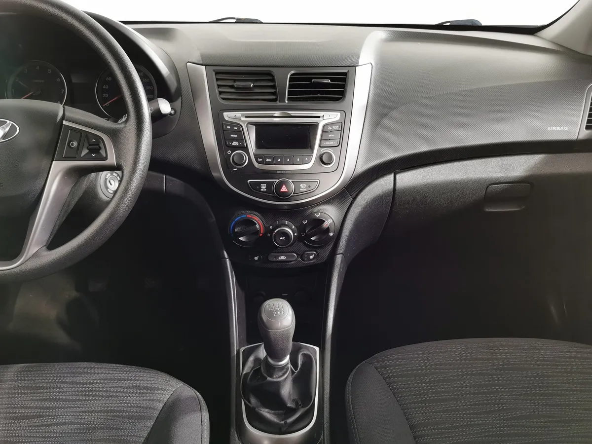 Hyundai Solaris 1.6 MT (123 л.с.) Comfort Коричневый в АВИЛОН. Слайд №14