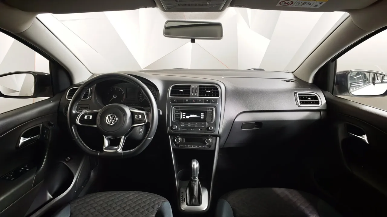 Volkswagen Polo 1.6 MPI AT (110 л.с.) Select Белый в АВИЛОН. Слайд №14