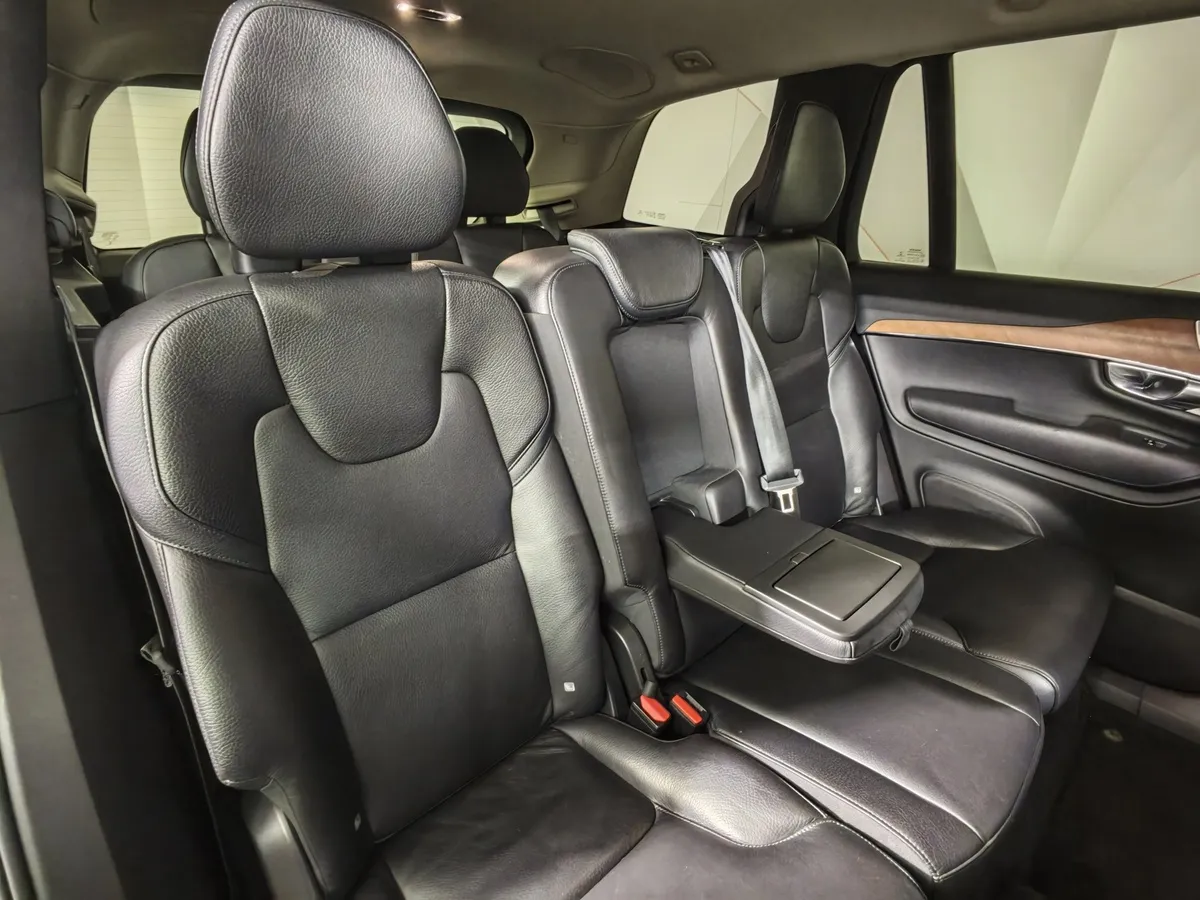 Volvo XC90 2.0 D5 Drive-E AT AWD (235 л.с.) Inscription Синий в АВИЛОН. Слайд №17